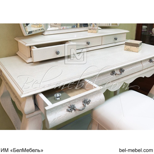 Стол туалетный "Оскар" с зеркалом ММ-216-06